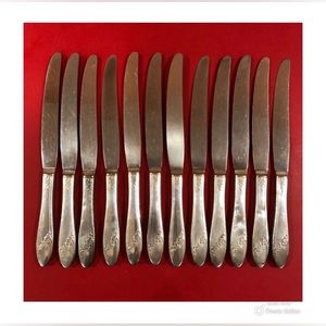 12 Oneida Queen Bess II Dinner Knives Tudor Vintage Silverplate Flatware 1946